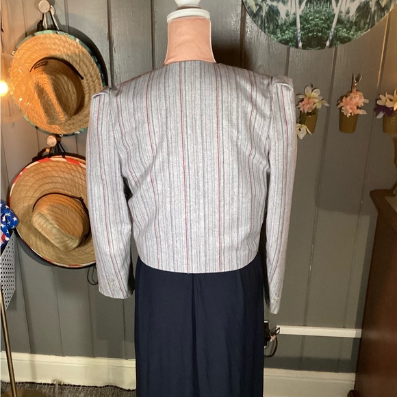 70’s Gray and Red Varied Pinstripes Blazer with Cropped Design Medium Wool Blend - Picture 9 of 11